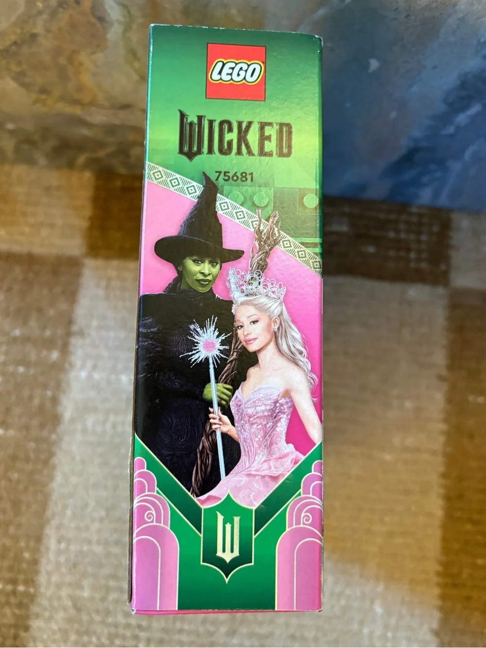 LEGO Wicked Glinda, Elphaba & Nessarose at Shiz Uni set NEW {75681}